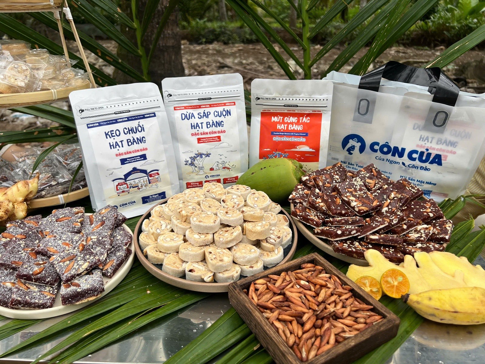 Ba bịch kẹo hạt bàng Côn Của